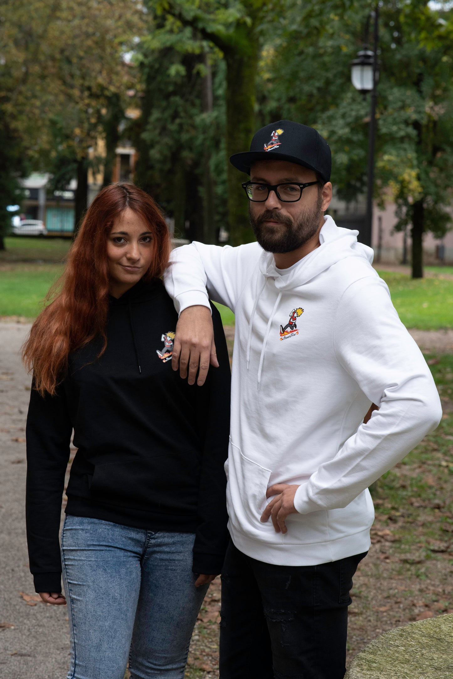 Felpa StreetFire® - Fit  Classico BIANCA (Logo Colorato)